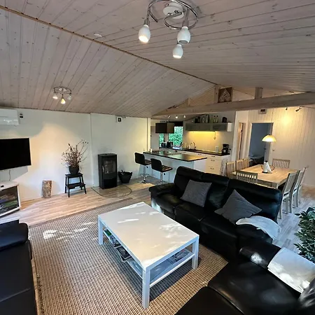Feriehus Wonderful 100 Sqm Home600m From The Sea