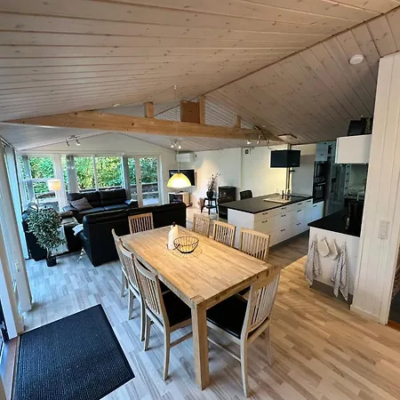 Prázdninový dům Wonderful 100 Sqm Home600m From The Sea *